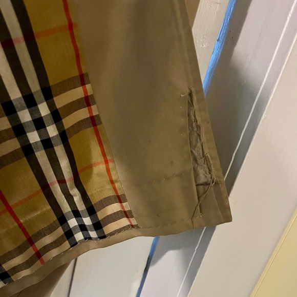 Vintage Burberry Trench - Picture 8 of 10